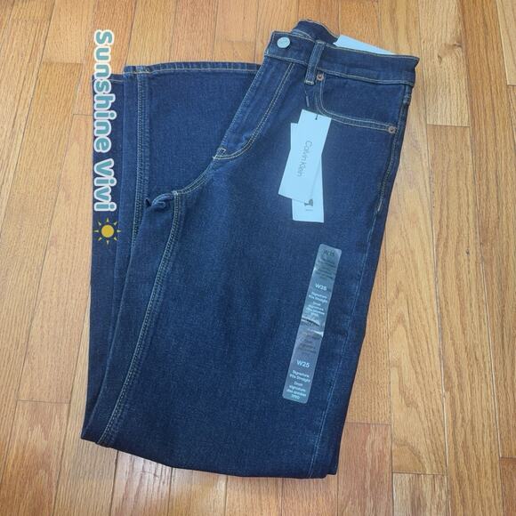 NWT Calvin Klein Women's Signature 90s Straight Jeans Classic Jeans W25 Blue - Picture 1 of 8